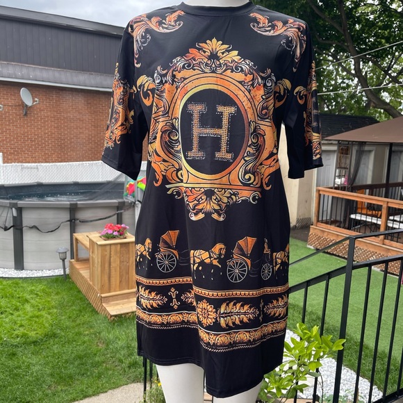 Short dress - Picture 1 of 3